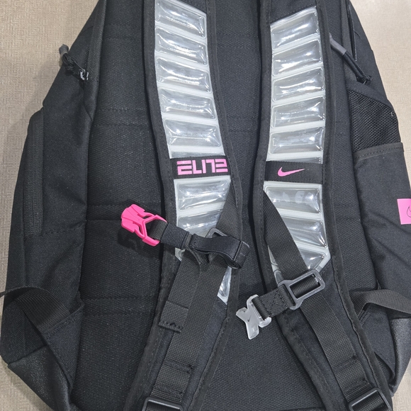 Nike Elite Pro 32L Basketball Backpack - Pink/Black Breast Cancer Awareness - Picture 2 of 6